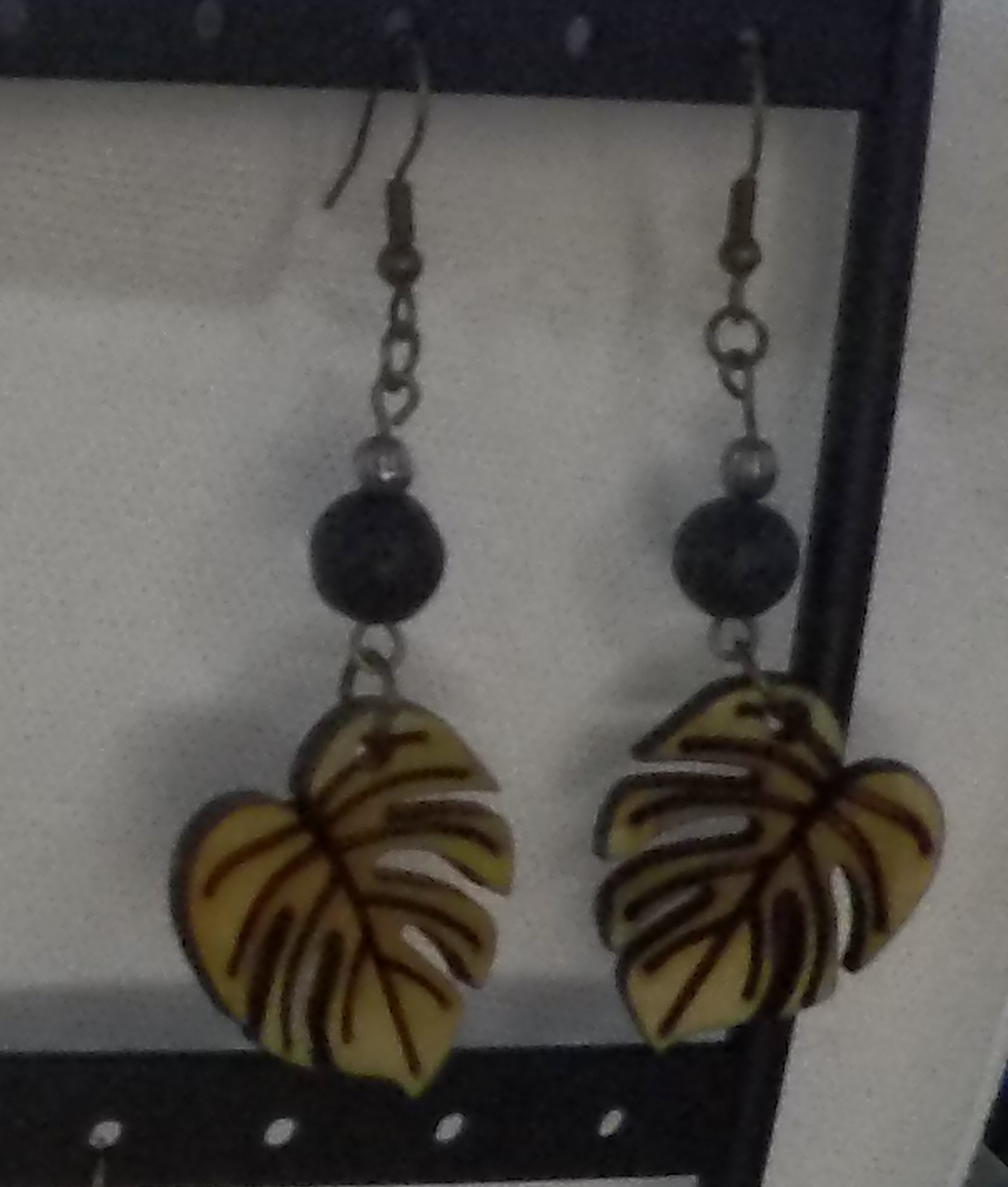 Monstera Leaf w/Black Wooden Earrings